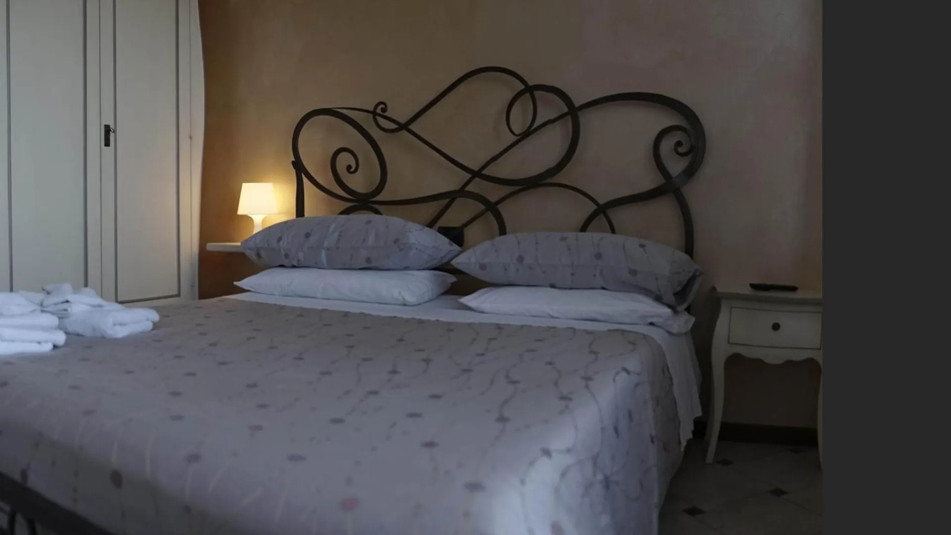 Portola La Vecchia Dimora Villa Roncola 0*,  Italy